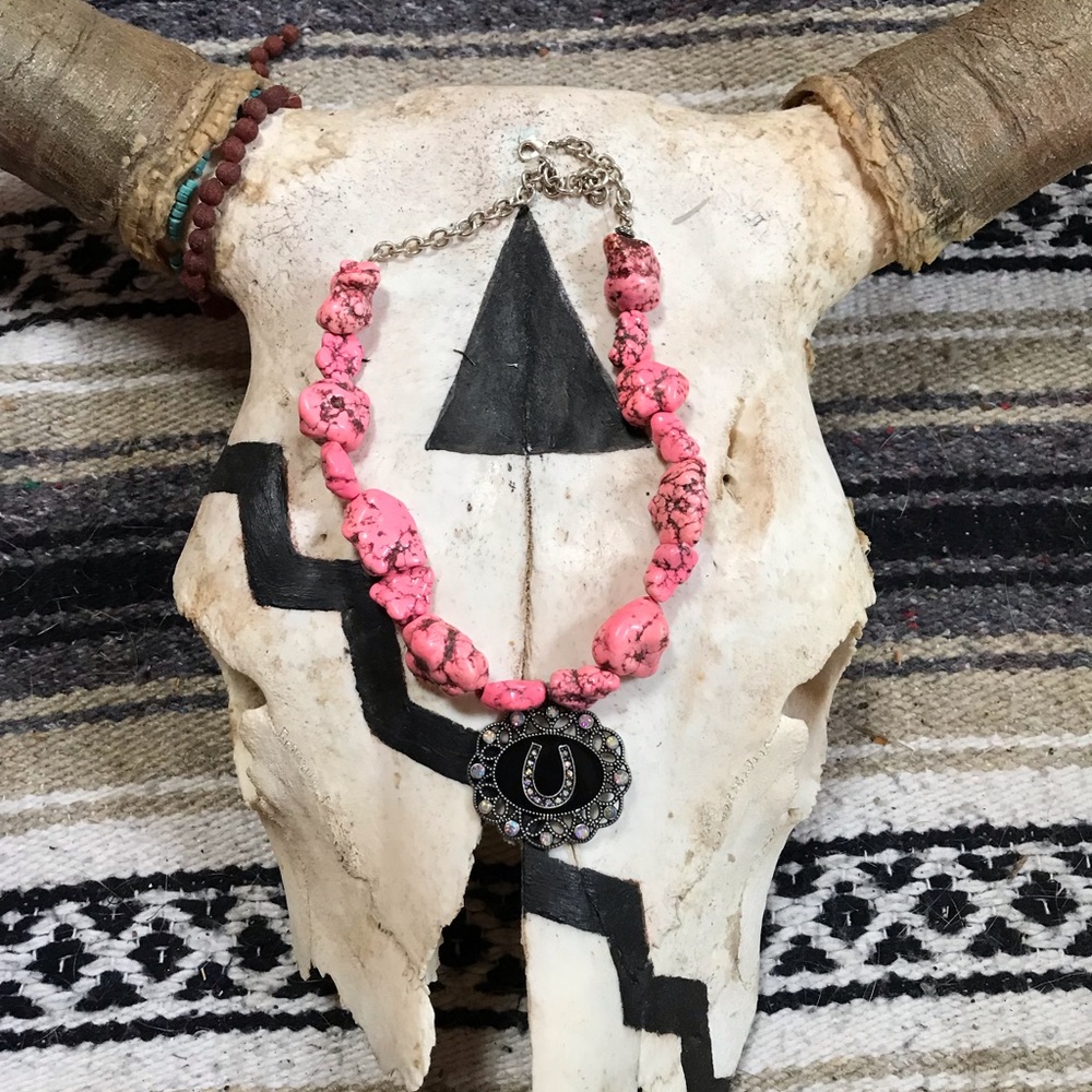 Giddy up necklace